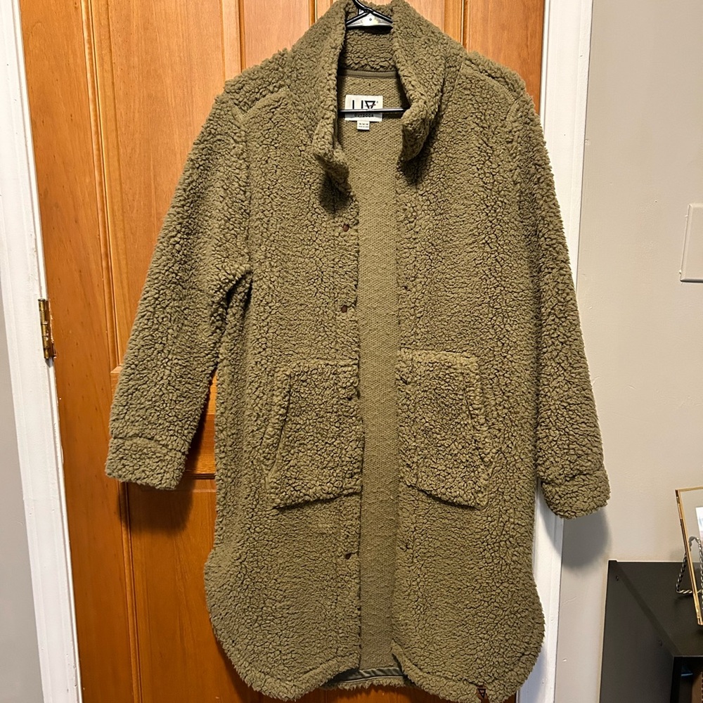 NWOT ✨LIV Outdoor Long Sherpa Button Coat✨